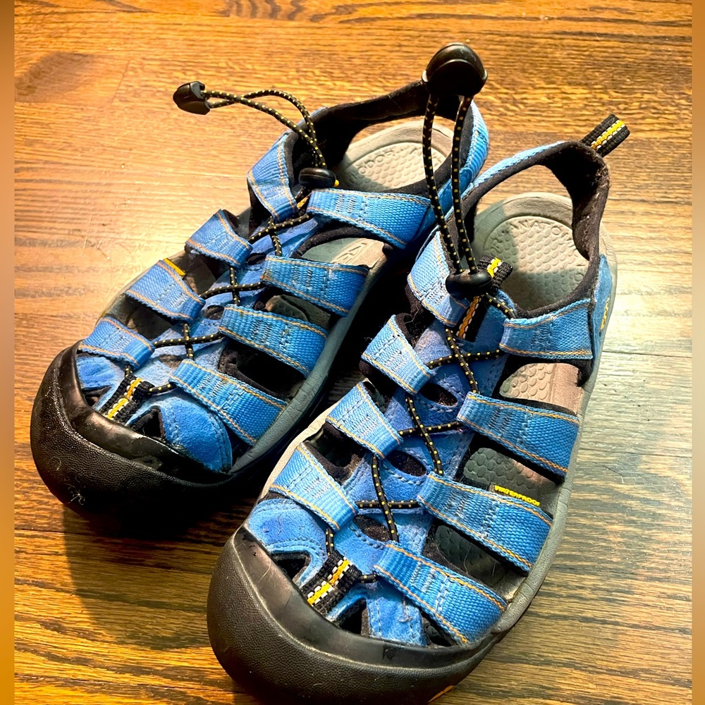 EUC Keen Newport Sandals Blue size 10 women’s